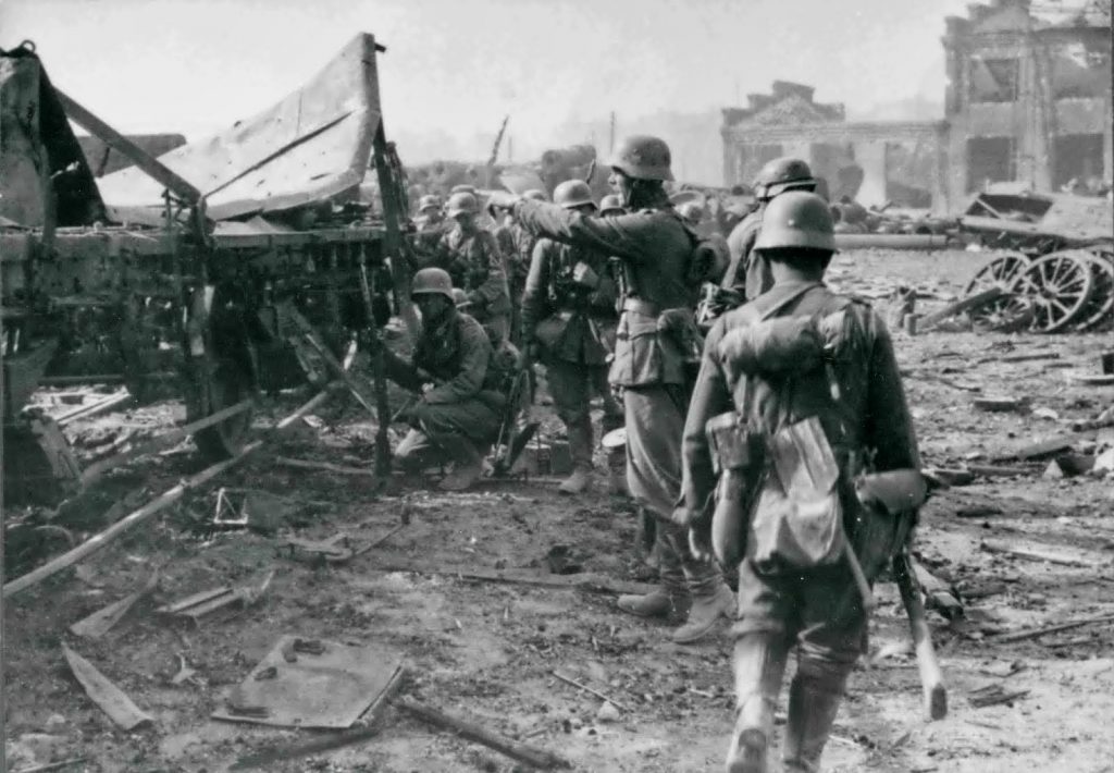 Żołnierze-305-Dywizji-Piechoty-w-Stalingradzie-1024x710.jpg
